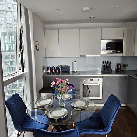 2 Bed Luxurious Apartments Canary Wharf Londres Exterior foto