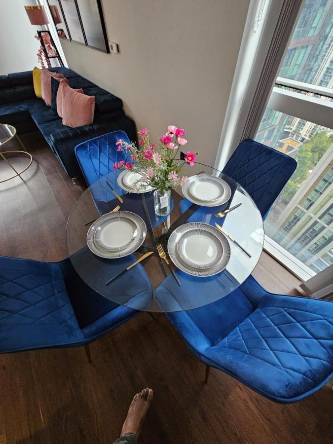 2 Bed Luxurious Apartments Canary Wharf Londres Exterior foto
