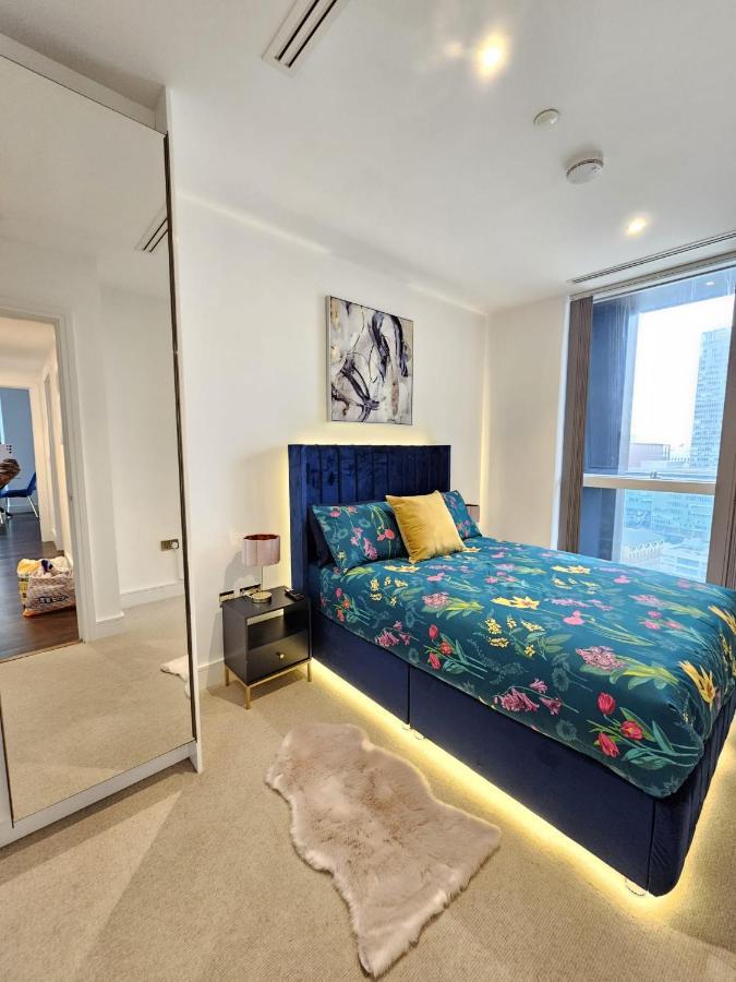 2 Bed Luxurious Apartments Canary Wharf Londres Exterior foto